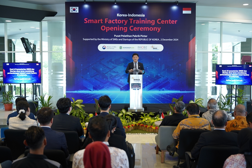 Choi Wonyoung, director-general of the Global Growth Policy Bureau at the Ministry of SMEs and Startups, on Dec. 2 delivers a congratulatory speech at the opening ceremony of a smart factory training center at Binus University in the Indonesian city of Bekasi. (Ministry of SMEs and Startups) 