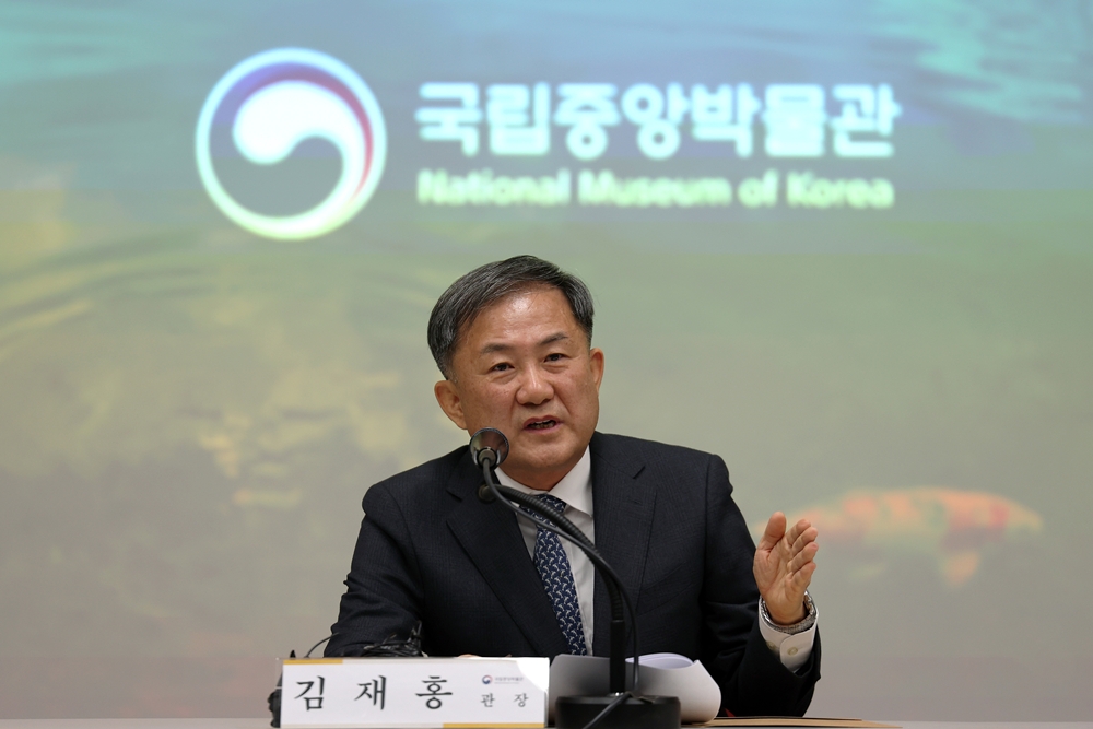 National Museum of Korea Director Kim Jae-Hong on Jan. 20 announces his institution's main tasks for 2025 at a New Year's news conference held at the museum in Seoul's Yongsan-gu District. (Lee Jun Young)
