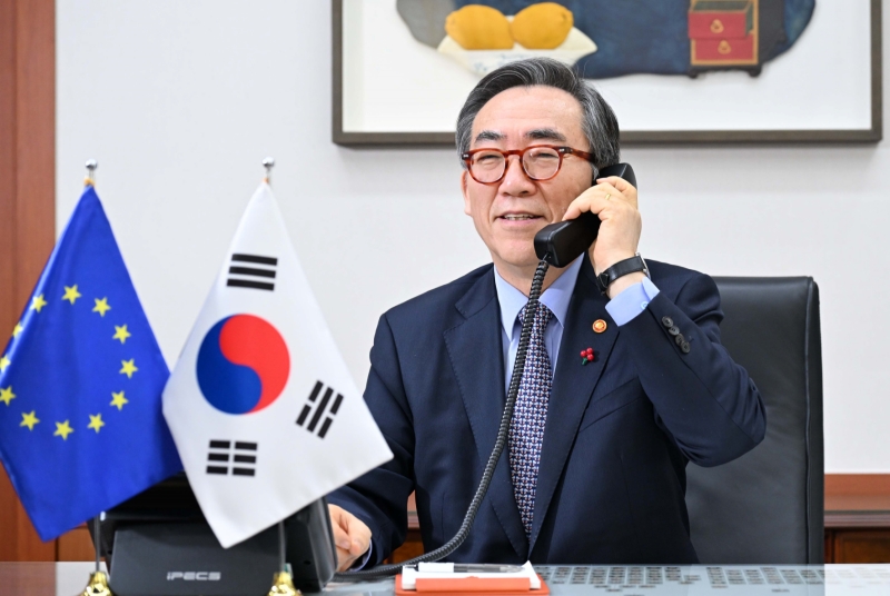 Minister of Foreign Affairs Cho Tae-yul holds a telephone conversation on Jan. 22 with High Representative for Foreign Affairs and Security Policy and Vice-President of the European Commission Kaja Kallas.   