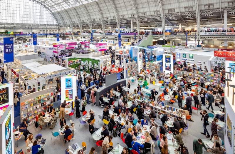 The Ministry of Culture, Sports and Tourism from March 11-13 will participate in the annual London Book Fair at the exhibition center Olympia in the British capital and run an export consultation center for Korean books. Shown is a scene from last year's fair that ran from March 12-14. (Fair's official Facebook account)