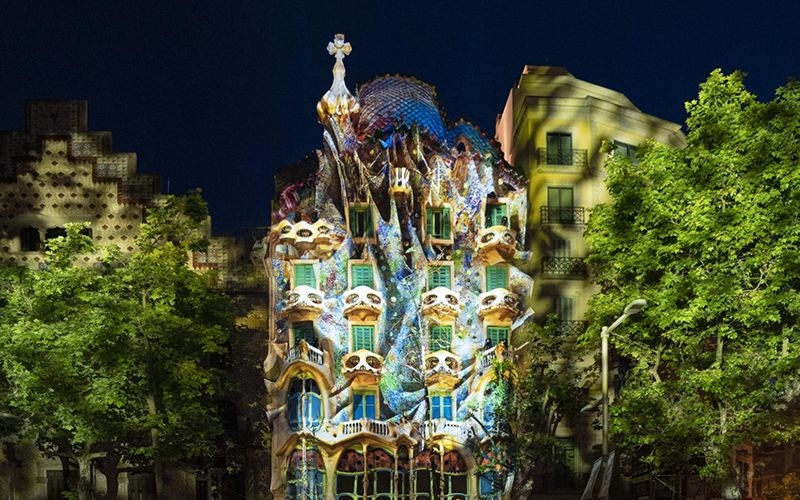 LIVING ARCHITECTURE : CASA BATLLÓ 2022, Casa Batlló, Barcelona, Spain, courtesy of Refik Anadol Studio
