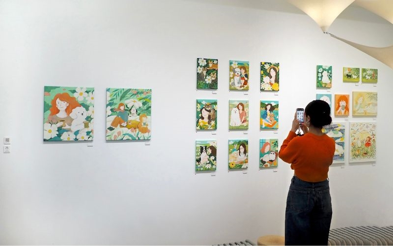 Korean artist drawingmary returns to Hong Kong with her new exhibition, “how is your Day?”