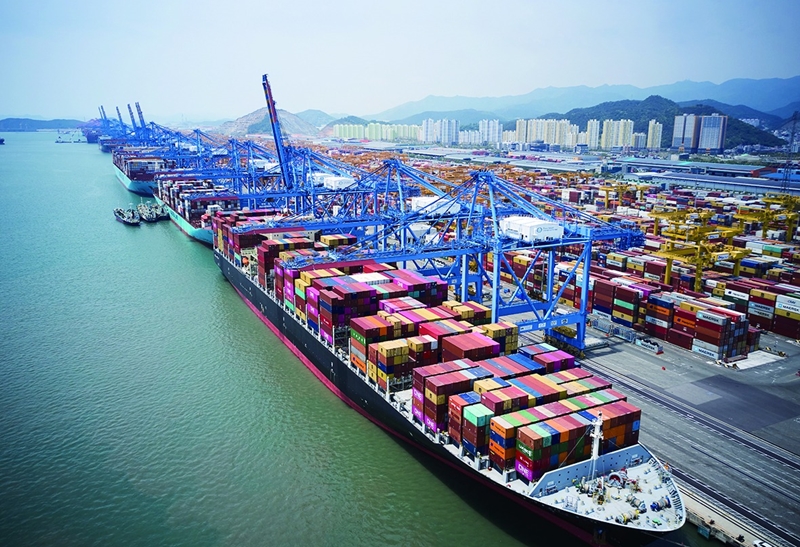 The Ministry of Trade, Industry and Energy on April 1 said in a report that exports last month hit USD 58.28 billion, up 3.1% up from February. Shown is Busan New Port. (Busan Port Authority's official Facebook page)  