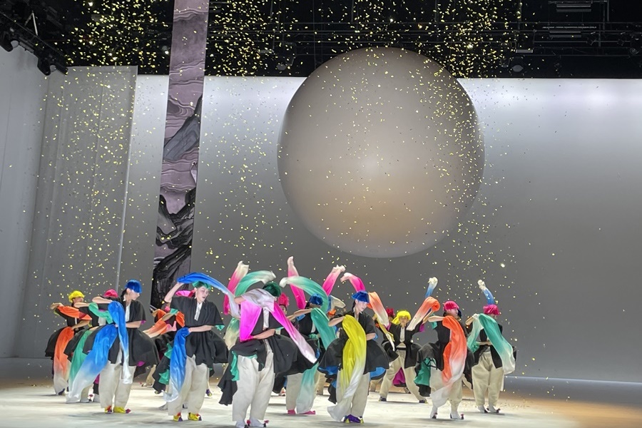 This talchum (mask dance) is unusually performed without masks during 