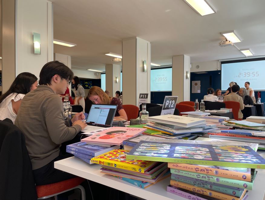 The Ministry of Culture, Sports and Tourism on May 12 announced its hosting of the inaugural Visiting Korean Book Fair in the Czech Republic and Poland from May 12-16, fueled by the rising popularity of Korean literature in Eastern Europe. Shown is a scene from an export conference in September last year as part of the 2024 fair in Madrid, Spain. 