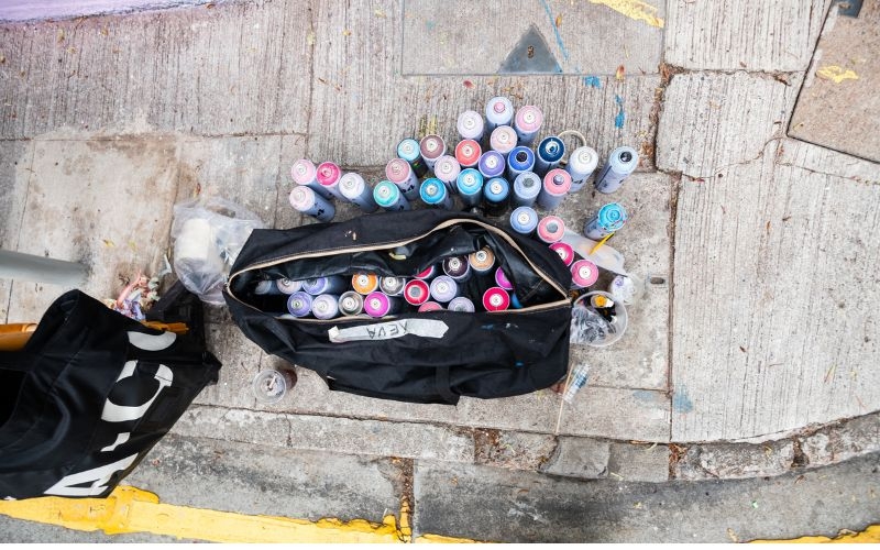 Yoo Seunh-baik (a.k.a. XEVA) uses spray paint as his medium for street art, marking his transition from classical art student to street artist in 1999. 
