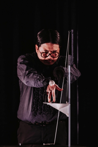 A scene from Lee’s “A Show with Strings” performance at the 2025 Ottawa Children’s Festival in Canada (Curtis Perry and Ottawa Children’s Festival) 