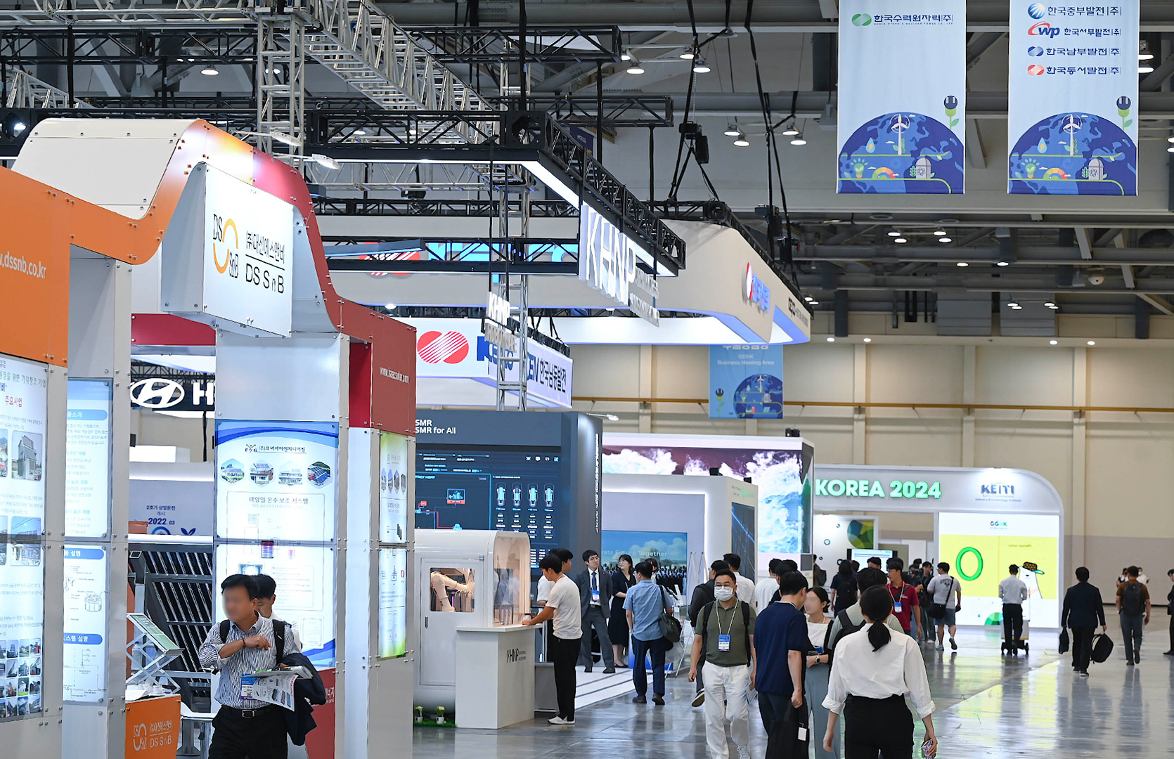 BACO-25, or a joint assembly of the International Union of Geodesy and Geophysics, is being held from July 20-25 at BEXCO (Busan Exhibition and Convention Center) in Busan's Haeundae-gu District. Shown is a scene from the World Climate Industry Expo held from Sept. 4-6, 2024, at BEXCO. (BEXCO)
