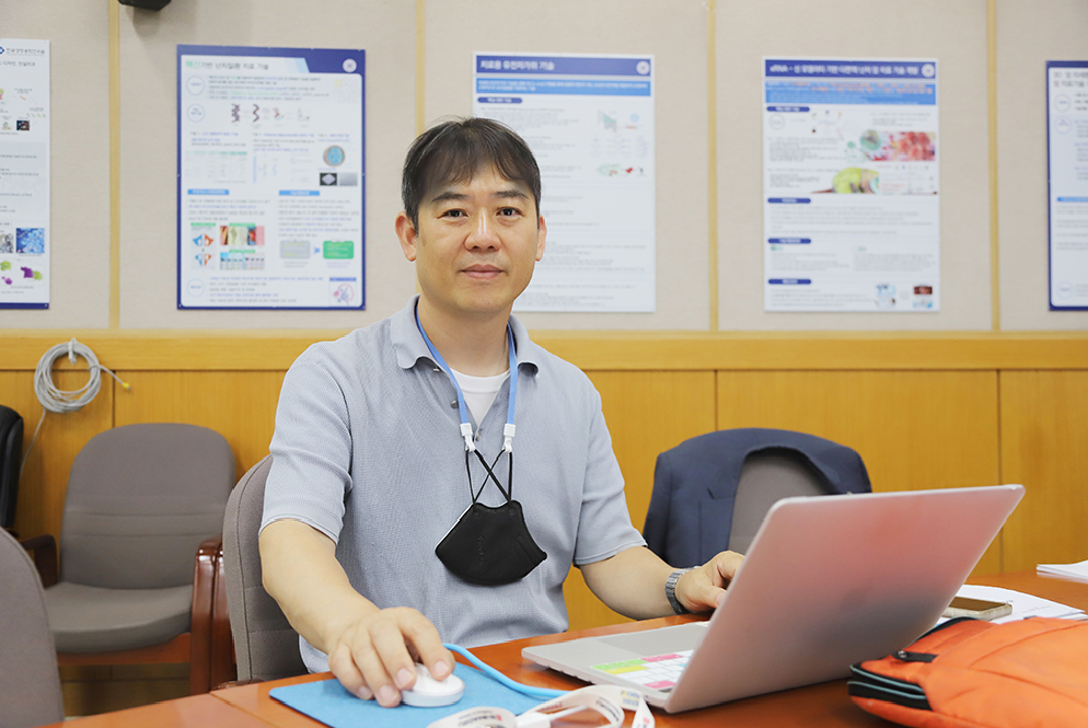 Kim Sun-Uk is a researcher at the Futuristic Animal Resource & Research Center of the Korea Research Institute of Bioscience and Biotechnology (KRIBB). (KRIBB)  