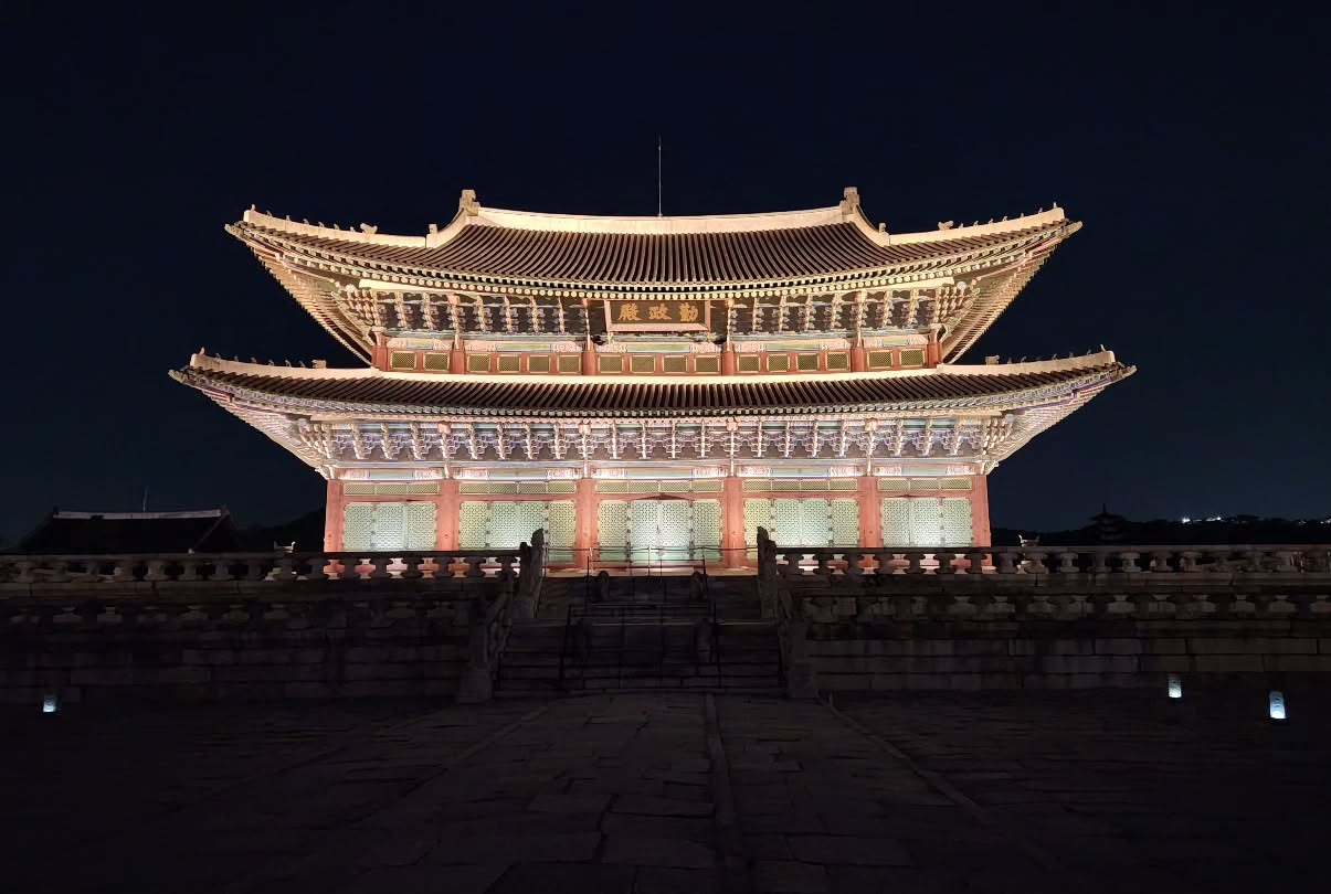 The Ministry of Culture, Sports and Tourism on the evening of Aug. 14 will host a festival at Heungnyemun Square of Gyeongbokgung Palace (pictured) on the eve of Liberation Day to celebrate the 80th anniversary of the country's modern independence. (Instagram account of Royal Palaces and Tombs Center of Korea Heritage Service)