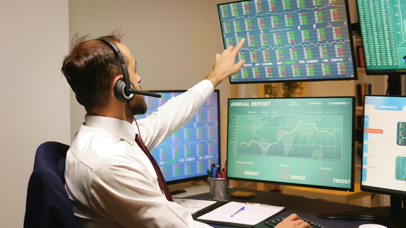 From April next year, foreign investors can exchange currency and trade stocks on the same day when investing in domestic stocks. iClickArt (Unauthorized reproduction and redistribution of the above image is prohibited under copyright law.)  