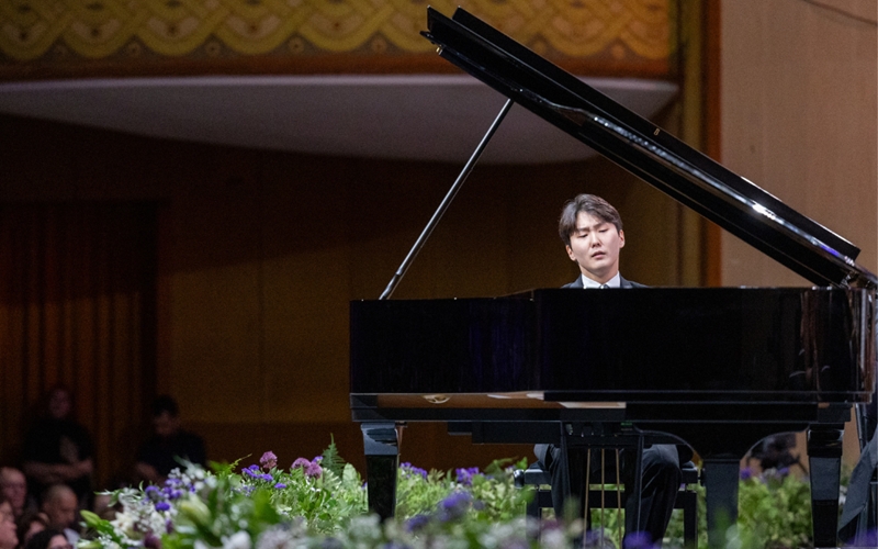 Seong-Jin Cho performing Beethoven’s Piano Concerto No. 1. ©George Enescu International Festival