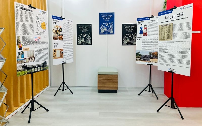 Information about Korea’s 5-Han presented at the KCC Indonesia, where visitors could learn how and why these traditions remain important today. (Hanum Nur Aprilia)