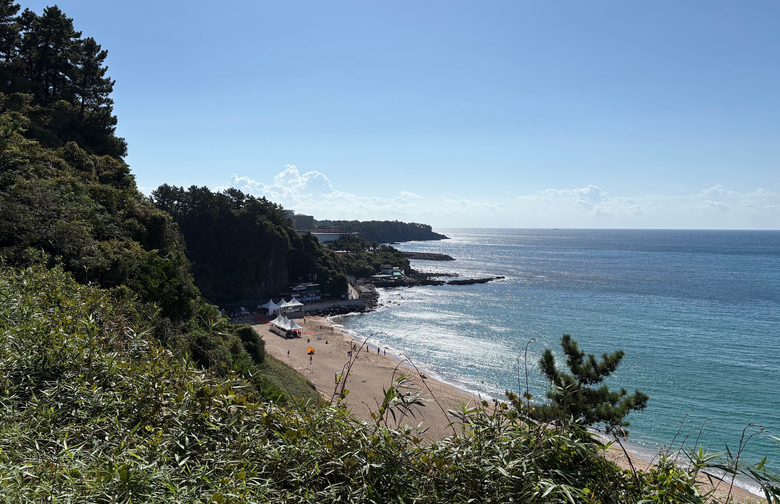 This is a photo of Jungmun Saekdalhaebyeon Beach in Seogwipo, Jeju Island, on Sept. 11. The surrounding waters are designated a release site for sea turtles due to low fishing activity and easy access to the Pacific Ocean, their primary habitat, for migration. (Charles Audouin) 
