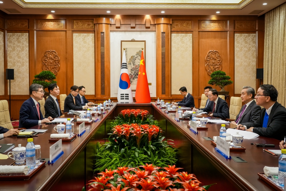 Minister of Foreign Affairs Cho Hyun on Sept. 17 attends bilateral talks with his Chinese counterpart Wang Yi, director of the Chinese Communist Party's Office of the Central Commission for Foreign Affairs, at Diaoyutai State Guesthouse in Beijing. (Korean Ministry of Foreign Affairs)