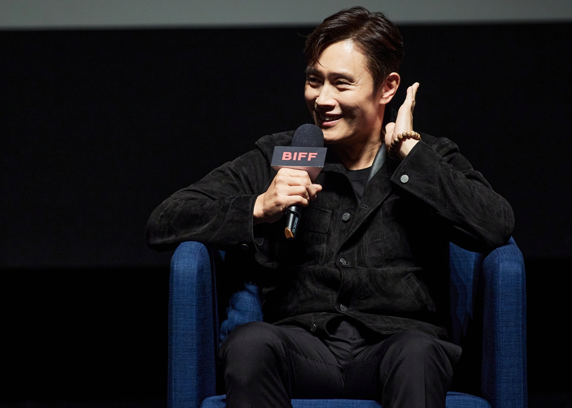Actor Lee Byung-hun on Sept. 19 reflects on his career at the Actors' House, a program of Busan International Film Festival, at Dongseo University's Sohyang Theater in Busan's Haeundae-gu District.