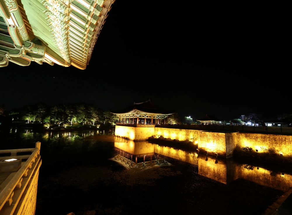 Nightscape of Donggung Palace and Wolji Moat