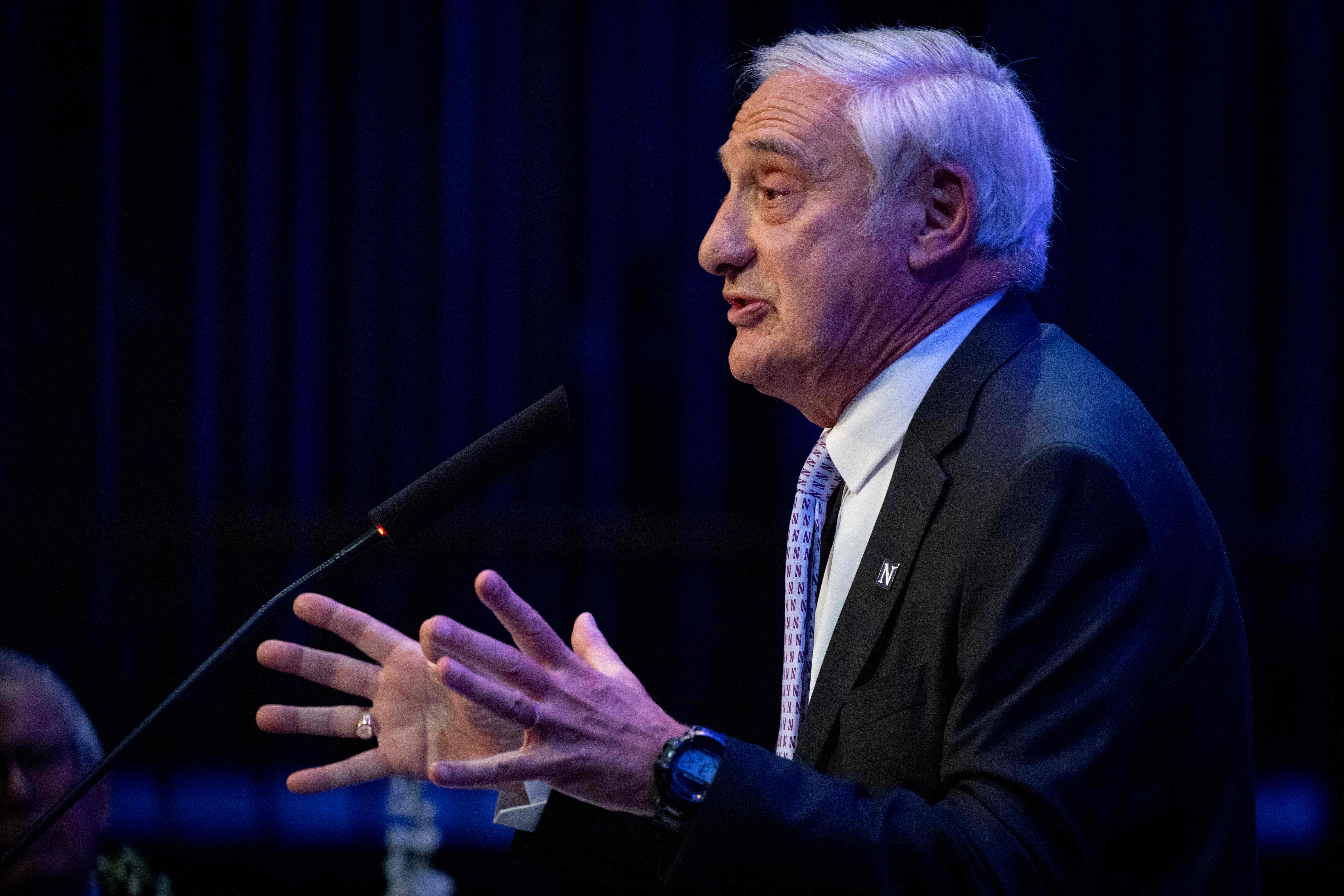 Joel Mokyr, a co-laureate of this year's Nobel Prize in Economics and a professor at Northwestern University in the U.S., on Sept. 13 answers questions at a news conference held at his school in the Chicago suburb of Evanston, Illinois. (Yonhap News)