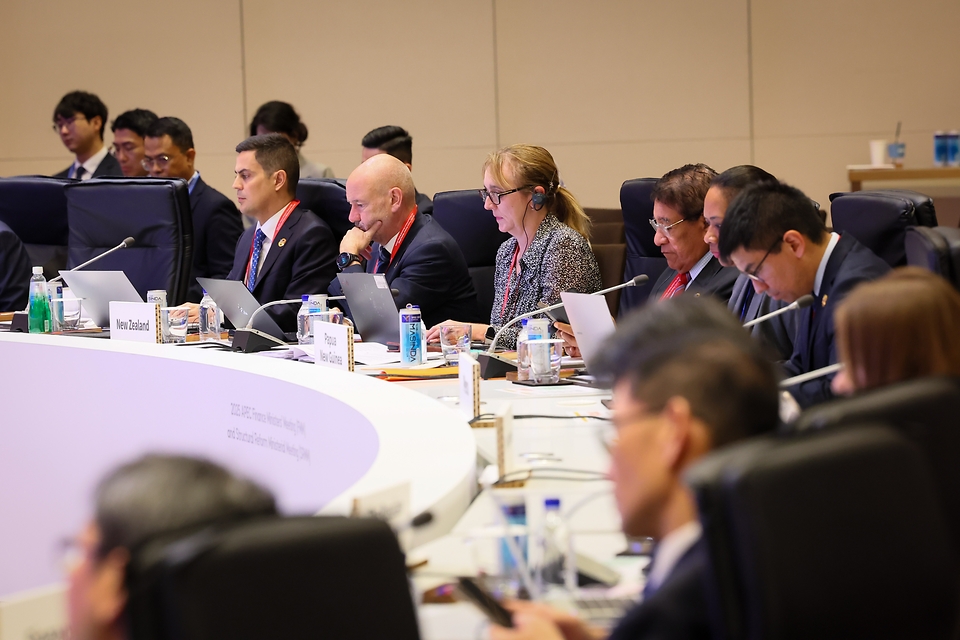 The inaugural APEC Structural Reform Ministerial Meeting on Oct. 23 is held at Inspire Entertainment Resort in Incheon's Jung-gu District. (Ministry of Culture, Sports and Tourism) 