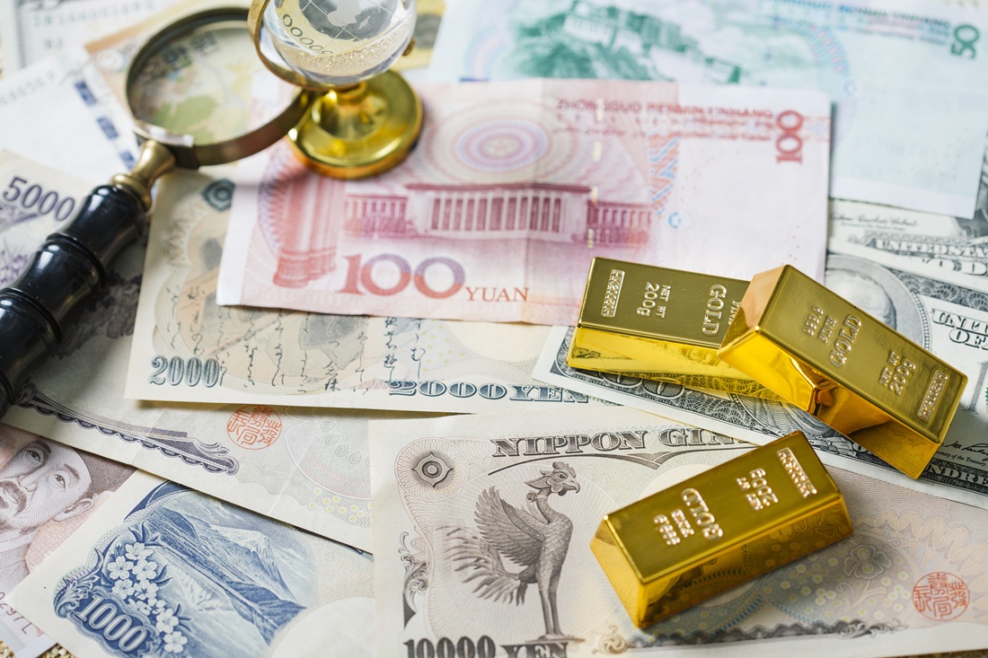 The Bank of Korea on Nov. 5 said the country's foreign exchange reserves late last month reached USD 428.8 billion, up USD 6.8 billion from September. (iClickArt) (Unauthorized reproduction and redistribution of this image is prohibited under copyright law.)