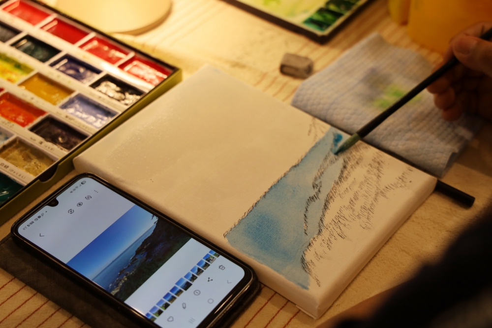 Namhae Oegatjip (Maternal Grandparents' House) in Namhae-gun County, Gyeongsangnam-do Province, offers programs like drawing.