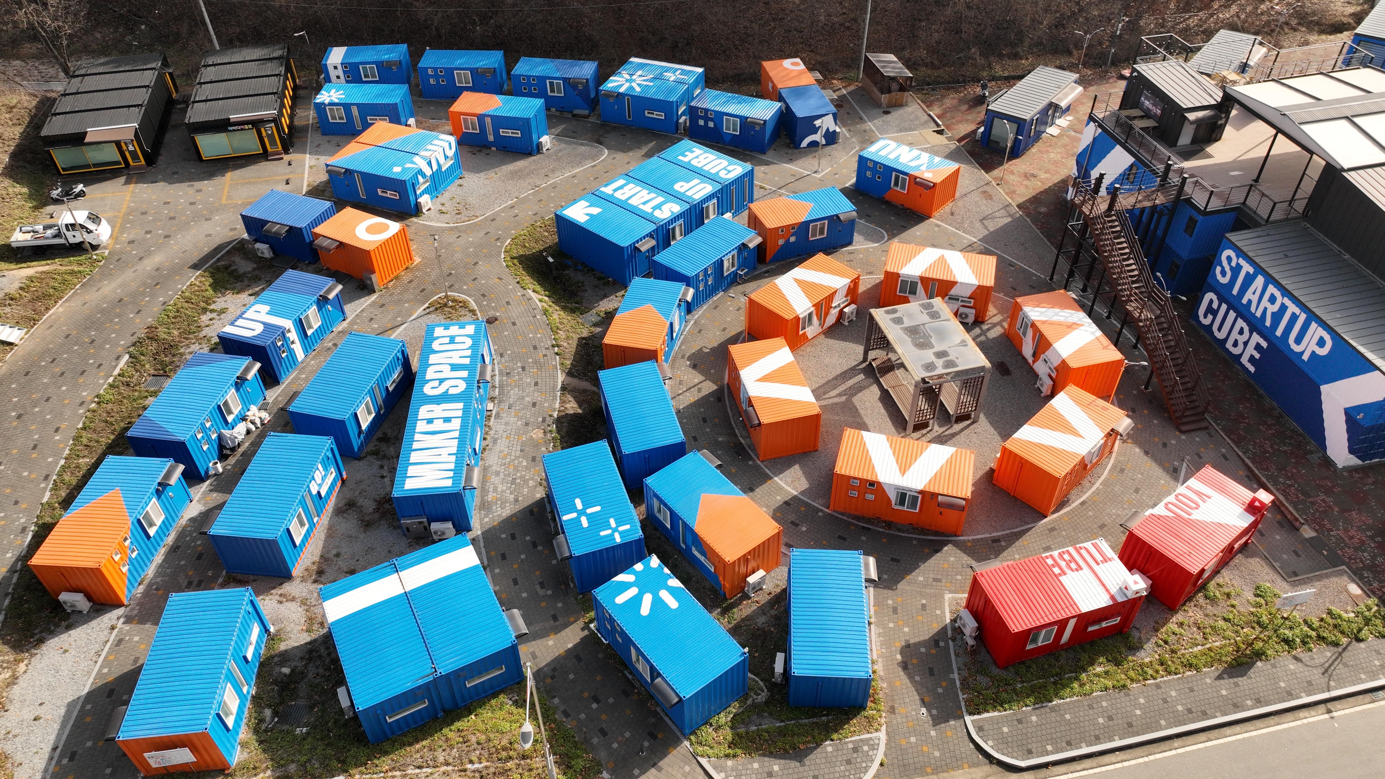 Kangwon National University (KNU) houses KNU Startup Cube in Chuncheon, Gangwon-do Province, consisting of coworking spaces, creativity workshops, and lecture and conference rooms. About 70 prospective startups including student startup clubs, think tanks and companies are based here.