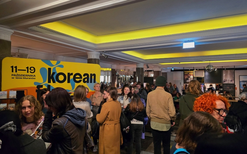 Polish audiences waiting for the movie at the Warsaw Korean Movie Festival.