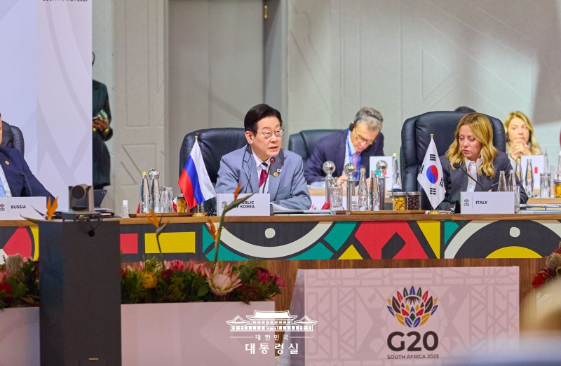 President Lee Jae Myung on Nov. 22 speaks at the first session of the G20 summit of rich and developing economies in South Africa at Nasrec Expo Centre in Johannesburg. (Office of the President)