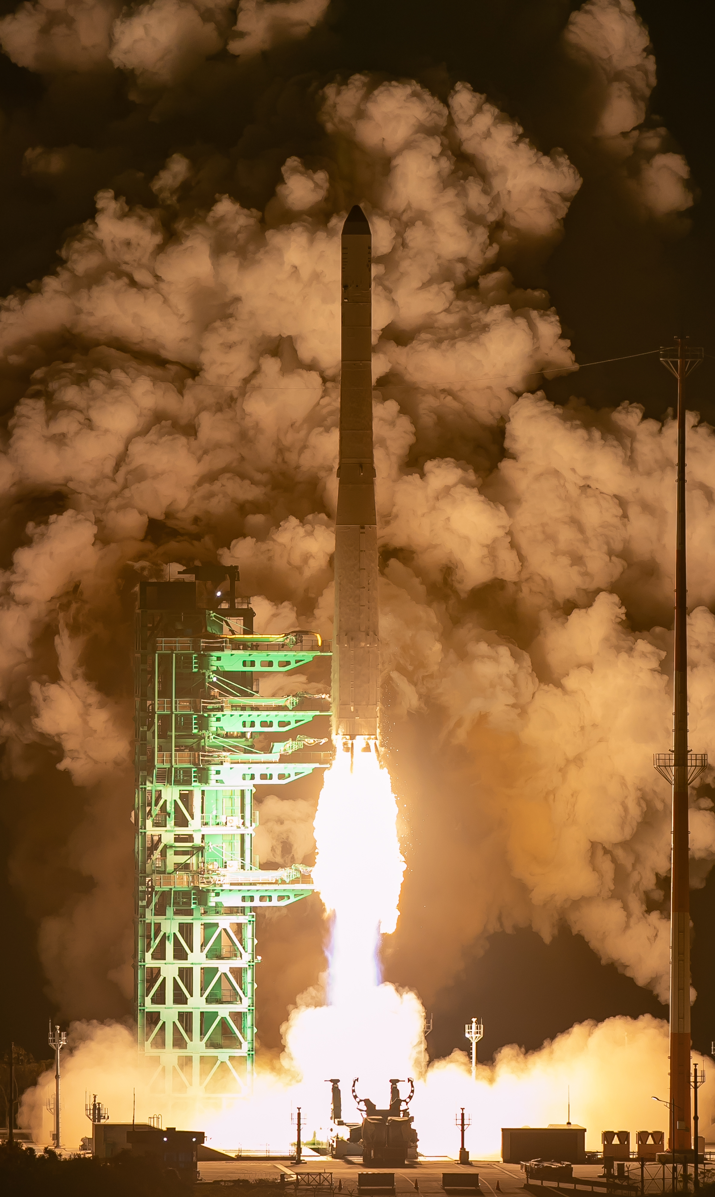 The homegrown launch vehicle Nuri (KSLV-II) on Nov. 27 at 1:13 a.m. blasts off from the Naro Space Center in Goheung-gun County, Jeollanam-do Province. The first launch in 2021 failed to reach its target orbit but the success of the second in 2022 and the third in 2023 confirmed the rocket's technology readiness level. (Korea Aerospace Research Institute)  