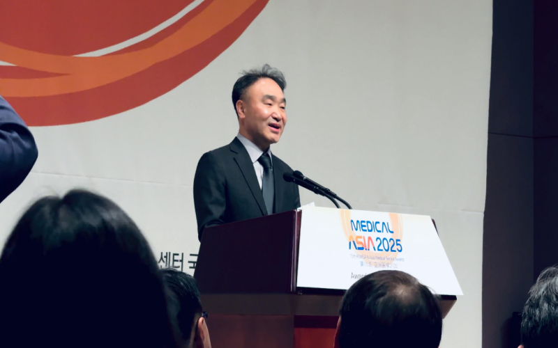 Steering Committee Chairman Kang Chul Yong provided an update on the 15th Korea Global Medical Service Awards, stating, 