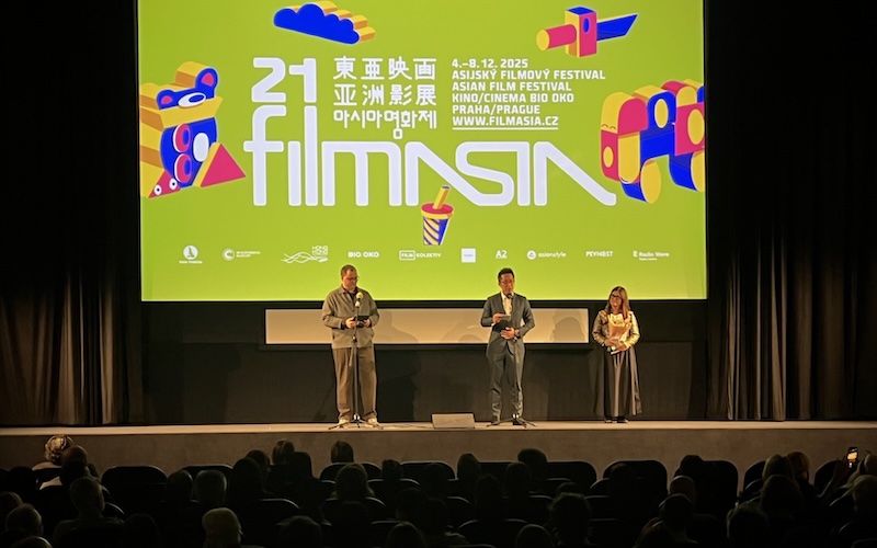 Karla Stojáková, founder of FILMASIA, and Mr. Wong Man Chung, Director of the HKETO in Berlin opening the festival in Prague.
