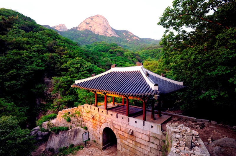 Jungseongmun Gate of Bukhansanseong Fortress in Goyang, Gyeonggi-do Province (Goyang Special City)  