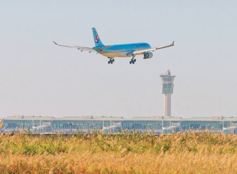 The number of flights last year using the nation's airspace surpassed a million for the first time. (Incheon International Airport's official Facebook page)  