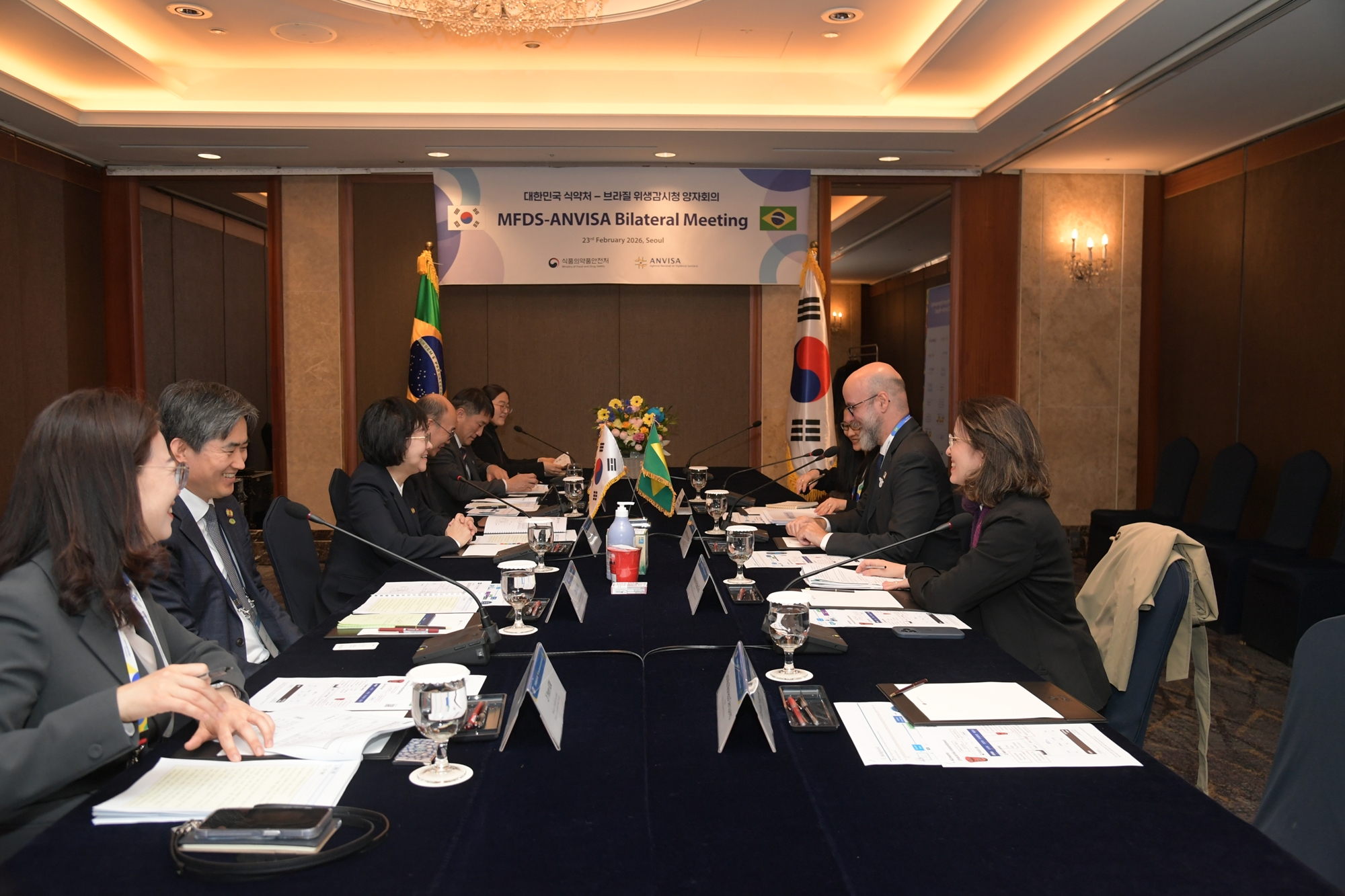 The Ministry of Food and Drug Safety on Feb. 24 announced its signing with the Brazilian Health Regulatory Agency (Anvisa) of a memorandum of understanding on cooperation in the regulation of health-related products on the occasion of the bilateral summit in Seoul. (Ministry of Food and Drug Safety)