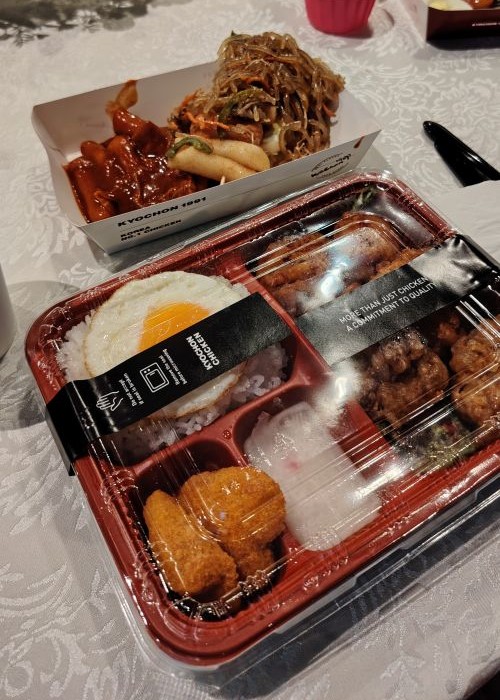 The buka puasa (breaking of fast) session featured Korean dishes provided by the Korea Agro-Fisheries & Food Trade Corporation and Kyochon. (Ing