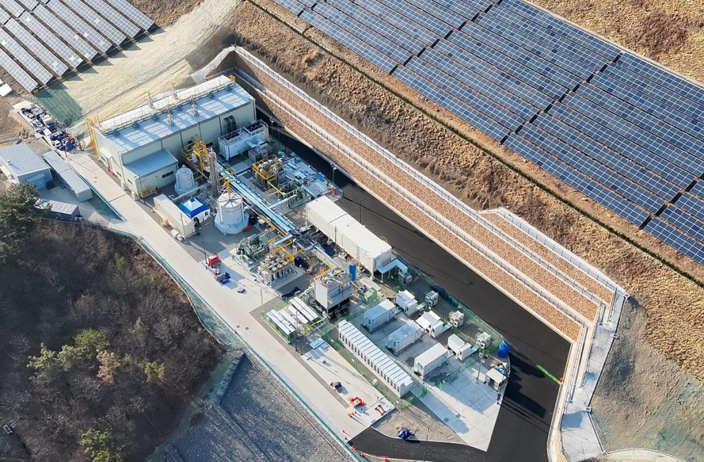 Samsung C&T on March 25 announced its completion of a green hydrogen plant (pictured) linked to solar power generation in Gimcheon, Gyeongsangbuk-do Province. (Samsung C&T)