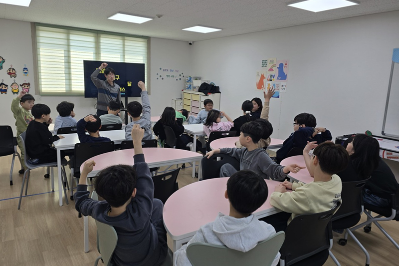 Gyeongsangbuk-do Province's K-Bodeum 6000, a program of free child care year-round, has received a positive response for filling gaps in child care for dual-income or shift-working parents or those who are self-employed. (Gyeongsangbuk-do Province) 