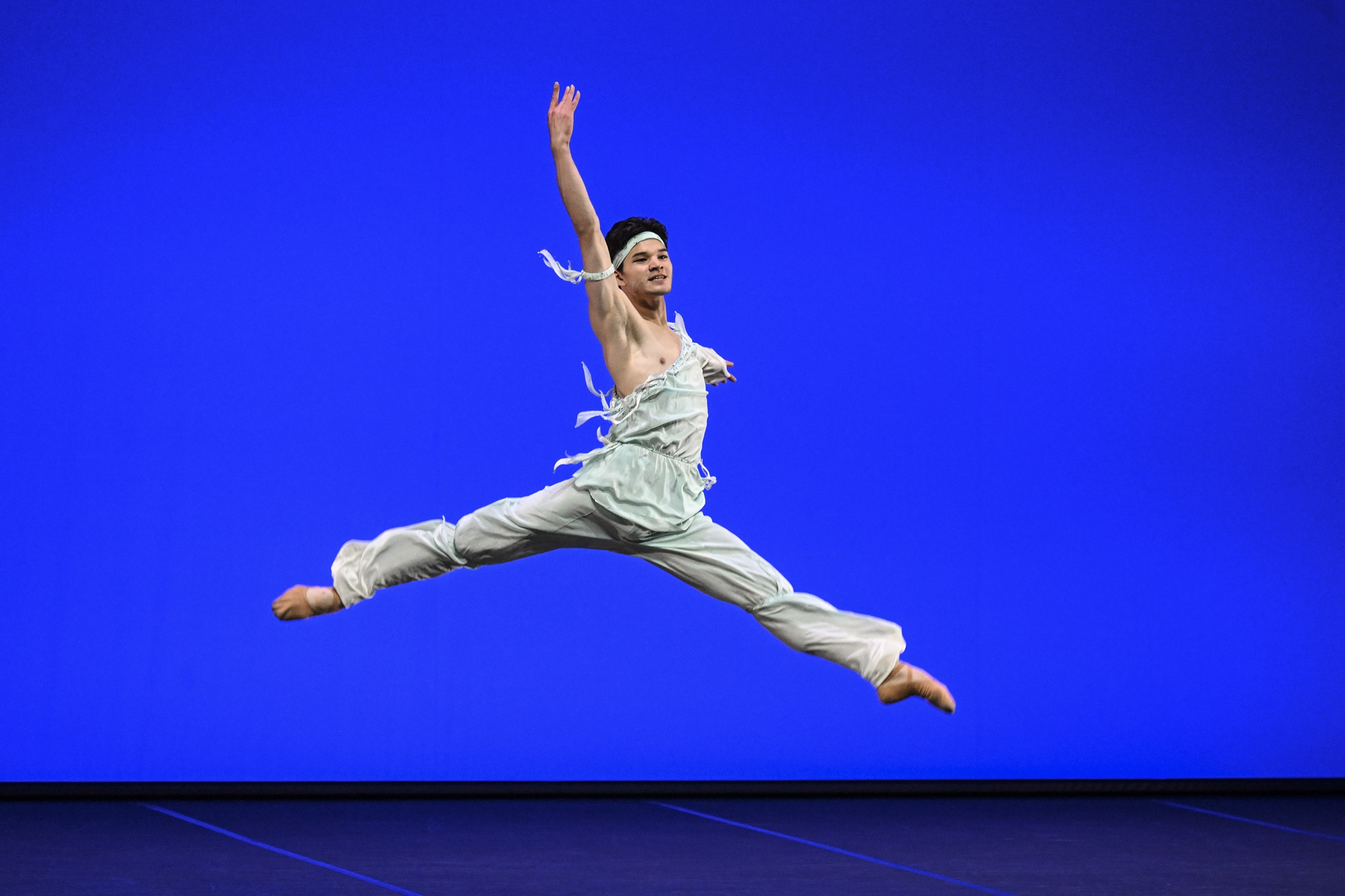 Ballerino Sung Jaeseung on June 5 won the top prize at the Helsinki International Ballet Competition at the Finnish National Opera and Ballet in Helsinki, Finland. 
