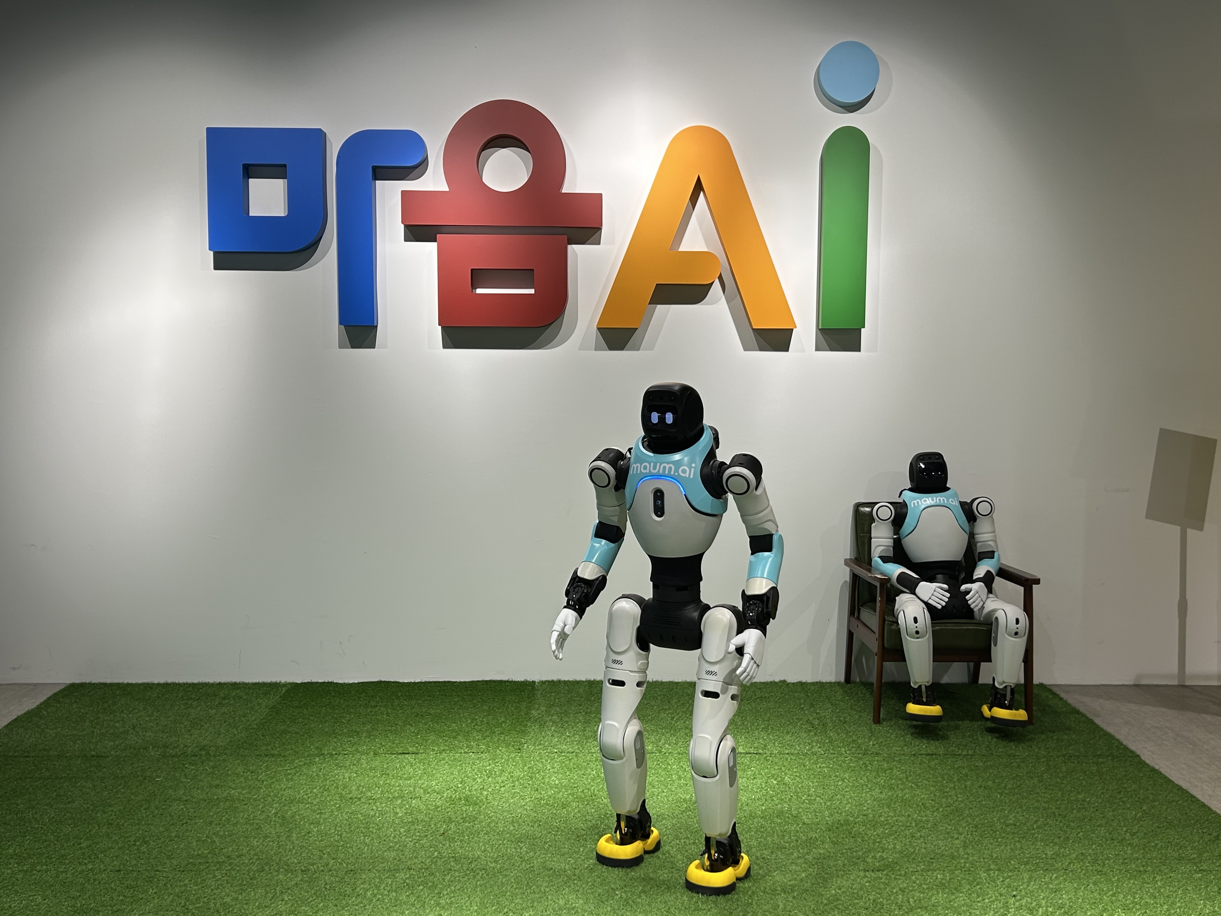 The photo on May 21 shows Woochi Bot, a performance-style humanoid robot that assists the operations of an event or exhibition, developed by a domestic physical artificial intelligence (AI) company, Maum AI, at the headquarters of the firm in Seongnam City, Gyeonggi-do Province.  