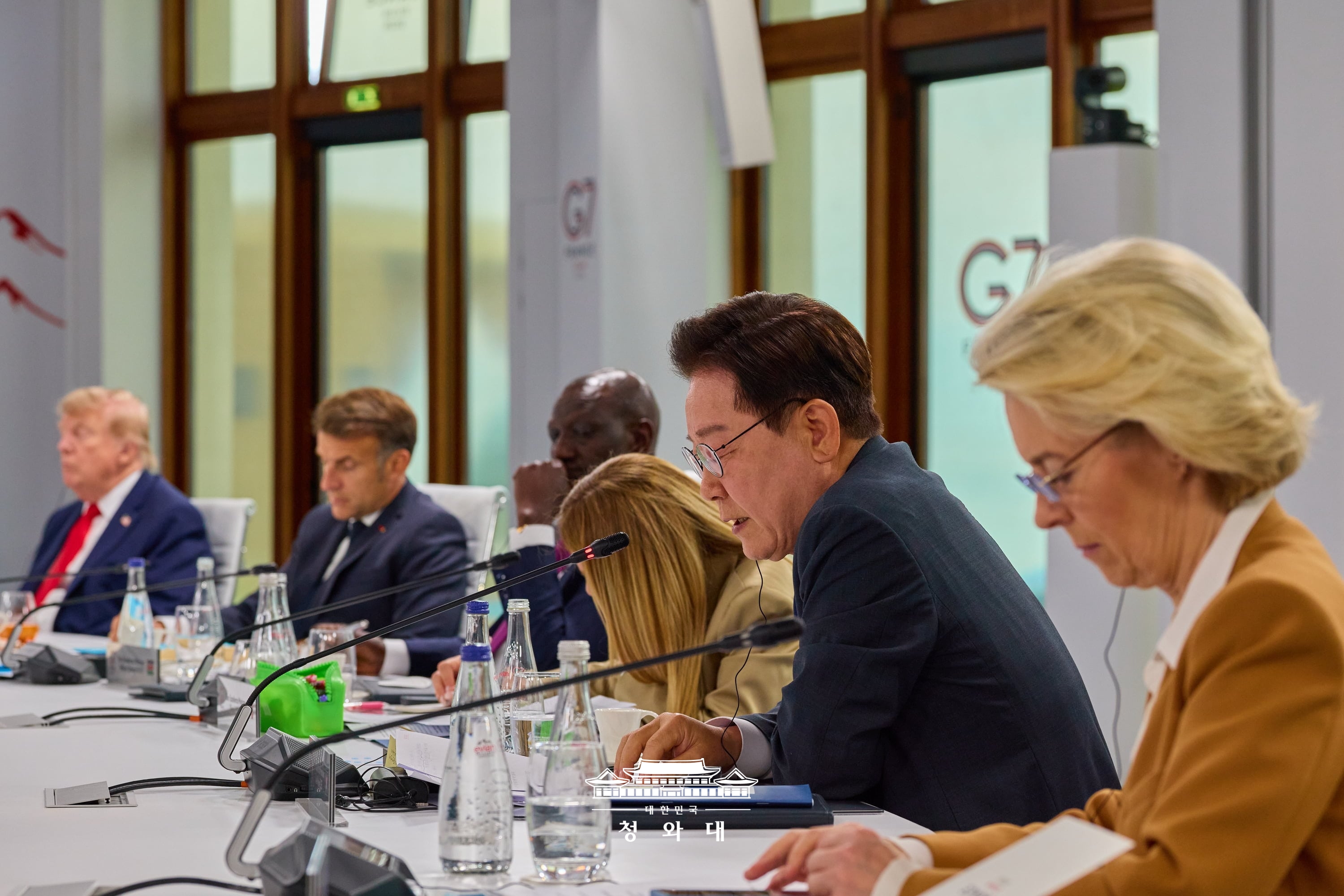 President Lee Jae Myung (second from right) on June 16 speaks at the G7 summit's first expanded session in the French resort town of Evian-les-Bains.
