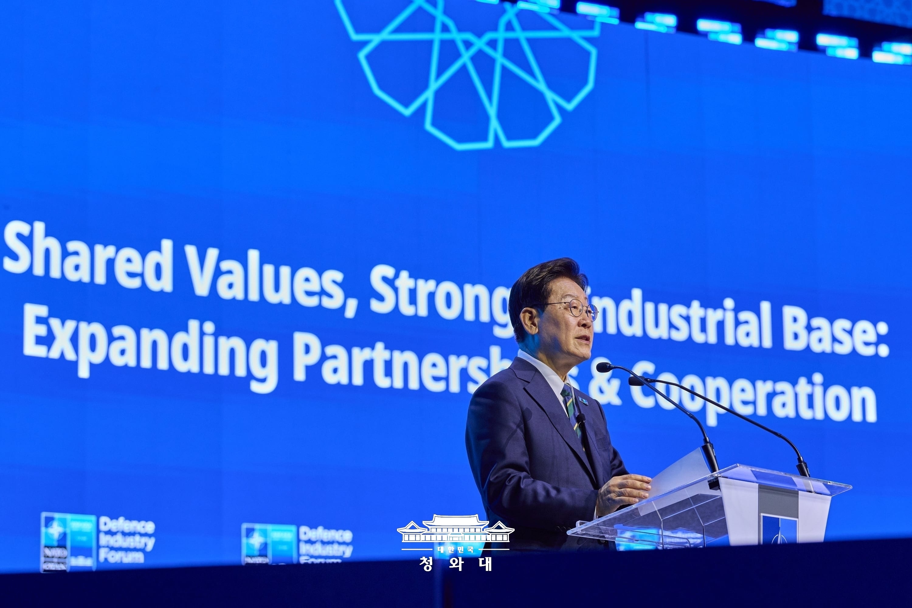 President Lee Jae Myung on July 7 gives a keynote speech at the NATO Defense Industry Forum at Ankara Convention Center in Ankara, Turkiye (Turkey). (Cheong Wa Dae)  