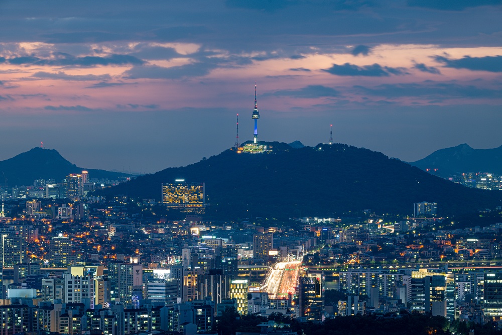 The Lee administration forecasts the economy's growth this year at 3%. (iClickArt) Unauthorized reproduction and redistribution of this image is prohibited under copyright law.  