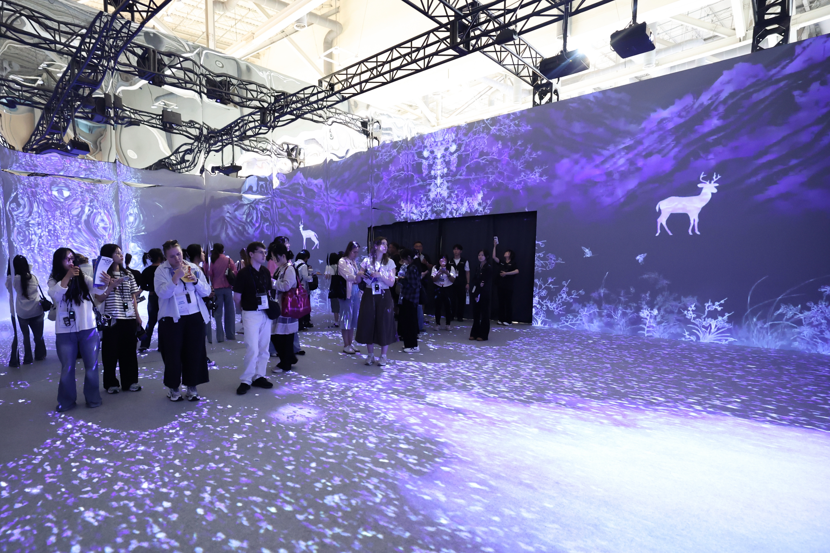 Media art on July 23 features natural landscapes at K-Heritage House at Exhibition Center 1 of the convention complex BEXCO in Busan's Haeundae-gu District.