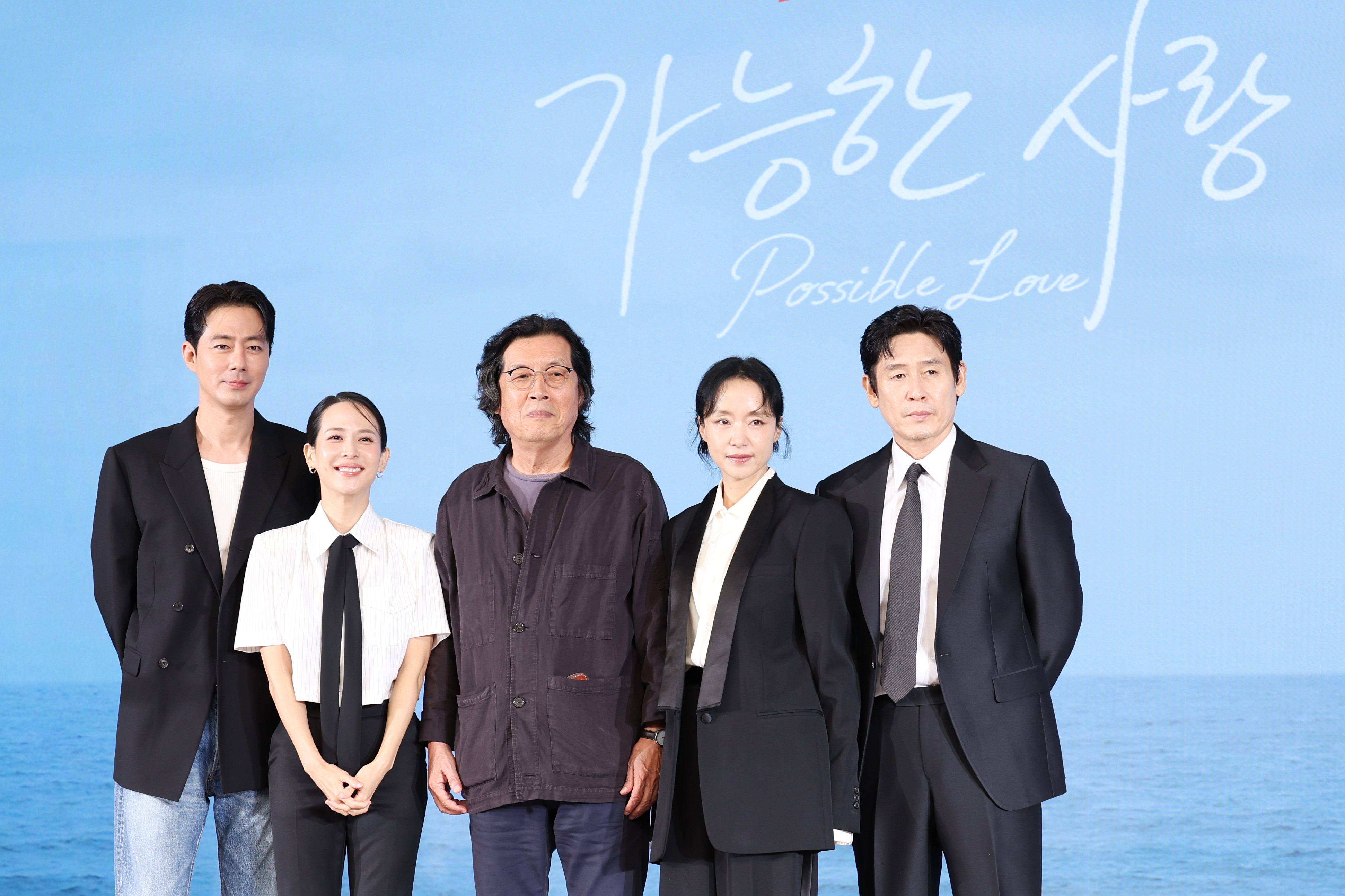 Actors Zo In-sung (from left) and Cho Yeo-jeong, director Lee Chang-dong, and actors Jeon Do-yeon and Sul Kyung-gu on Aug. 25 pose for photos at a news conference for 