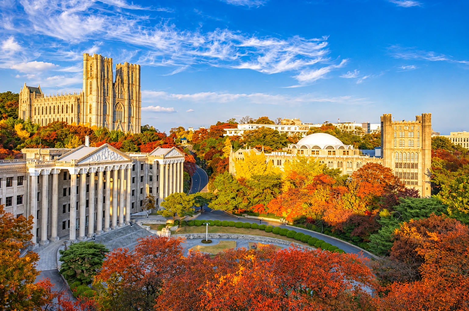 Clockwise from the upper left are Grand Peace Palace, Central Library and Administration Building of Kyung Hee University's main campus in Seoul's Dongdaemun-gu District. (Kyung Hee University)