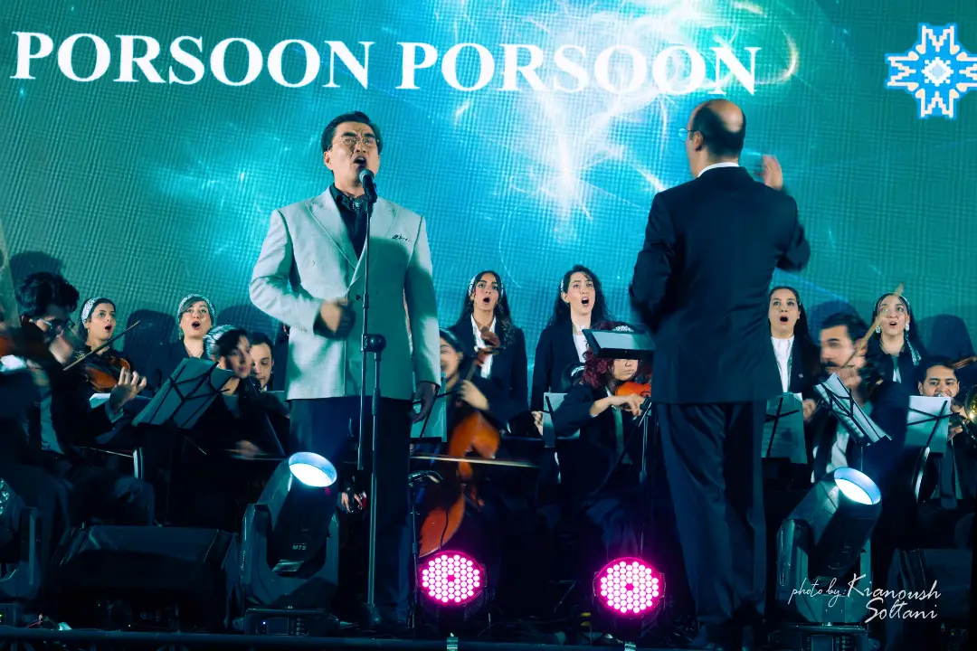 Ambassador to Iran Kim Junpyo on Sept. 10 performs the Iranian song 