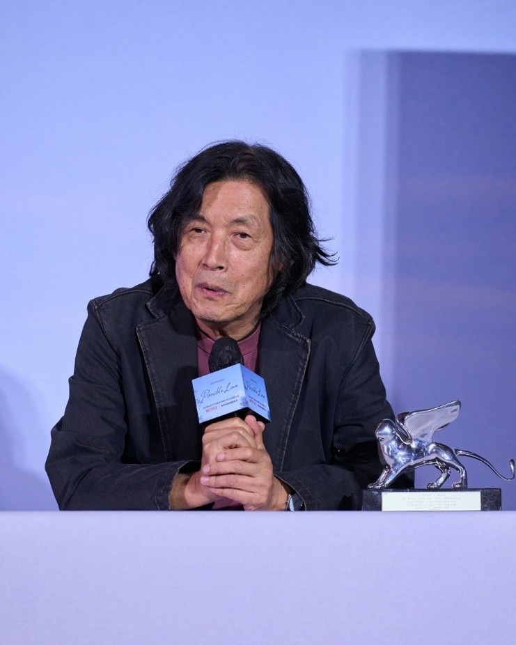 Director Lee Chang-dong on Sept. 21 answers questions at a media screening and news conference for his film 