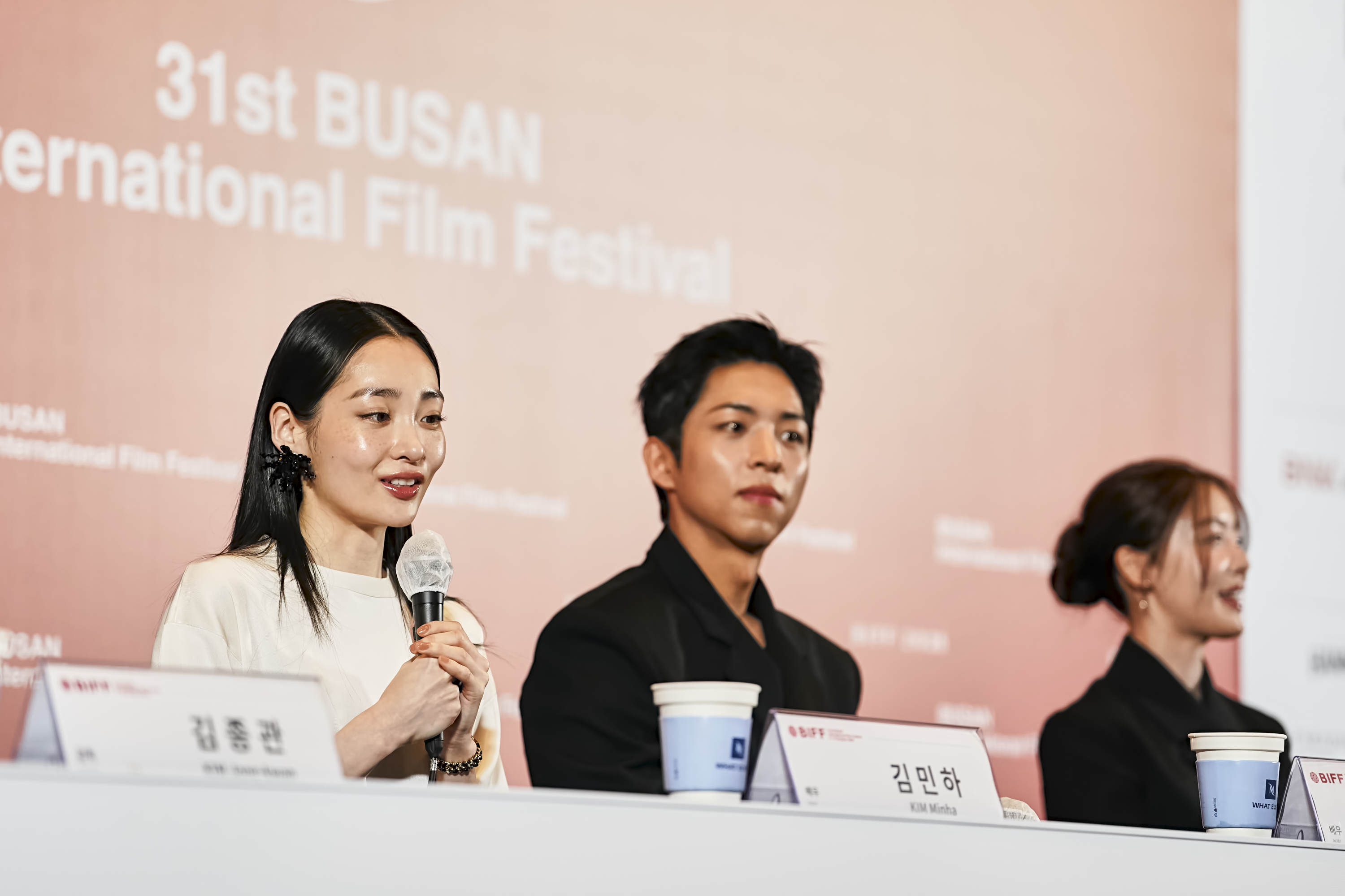 Actor Kim Minha (left) on Oct. 6 speaks at a news conference for 