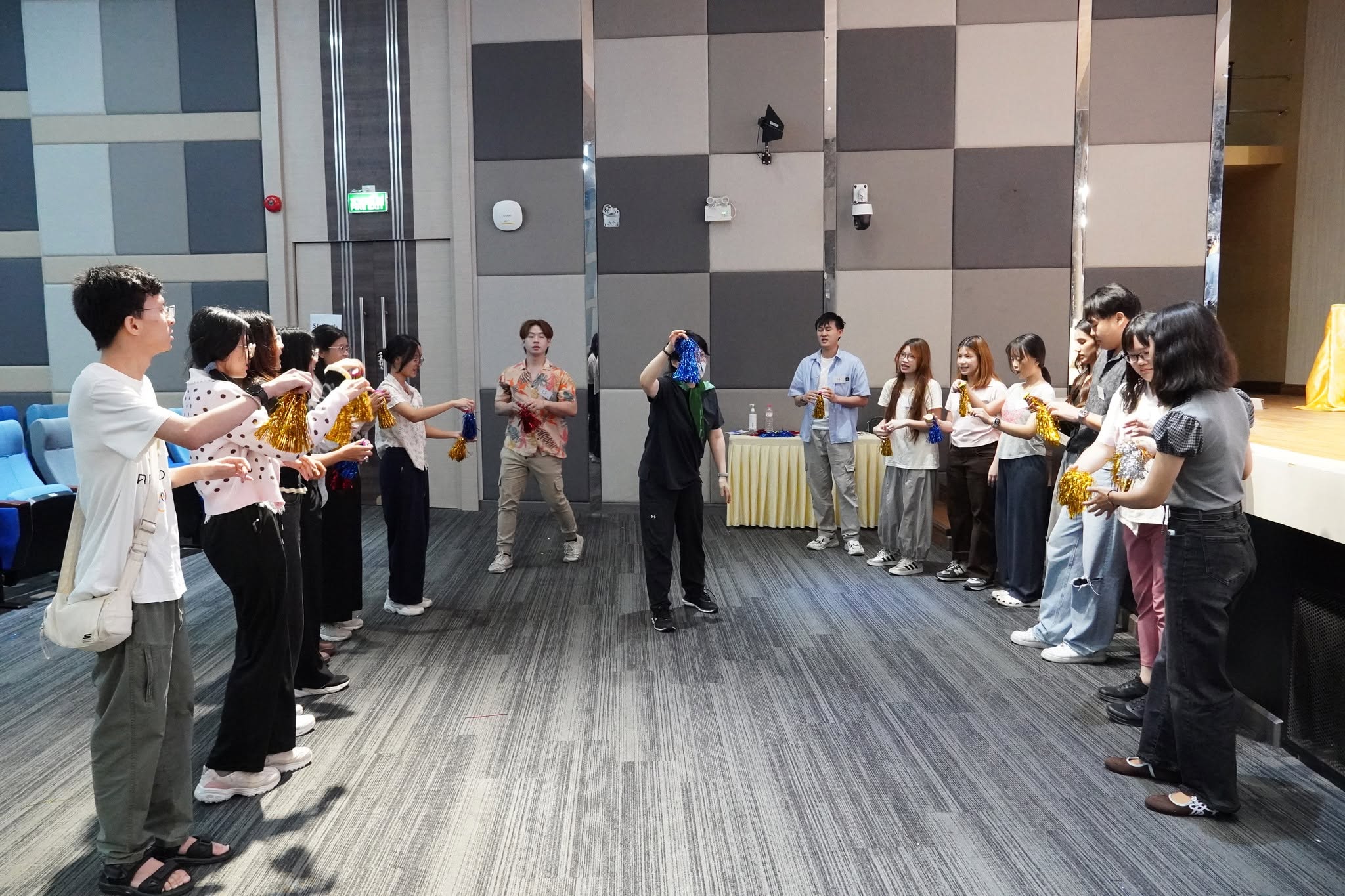 Students on Oct.10 take part in jegichagi(shuttlecock kicking) during the Hangeul Day celebration at Suan Sunandha Rajabhat University in Bangkok on Oct. 10.