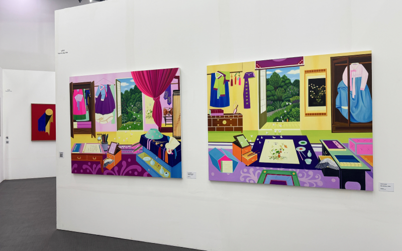“Hwang Jin-Yi’s Atelier - A dream of Ginyeo” (left) and “Shin saimdang’s Atelier” (right) by Nam Kyung Min at the 